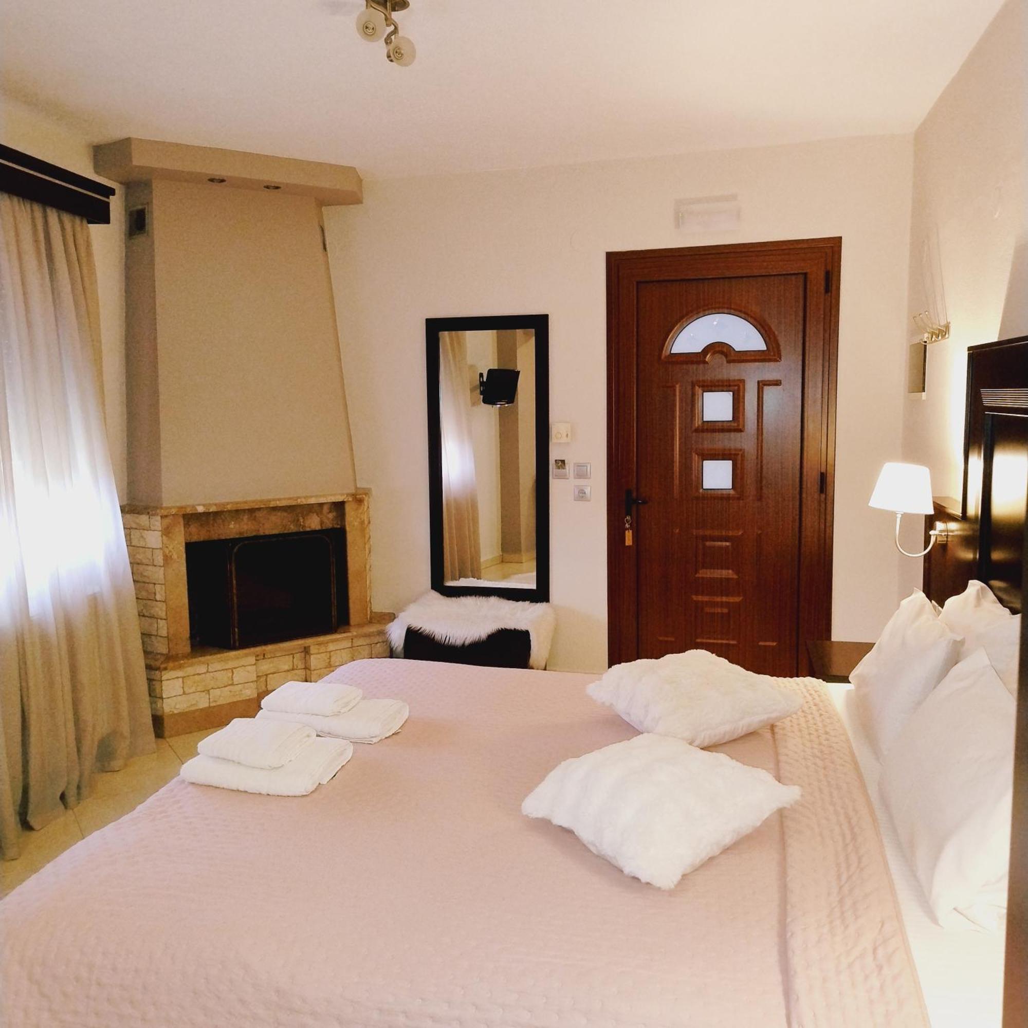 Neraides Hotell Káto Loutrákion Rum bild
